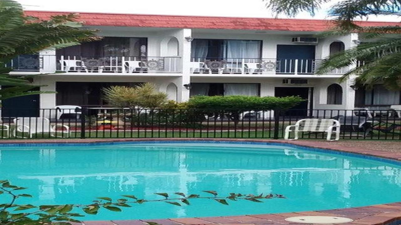 Tower Court Motel Hervey Bay Exterior foto